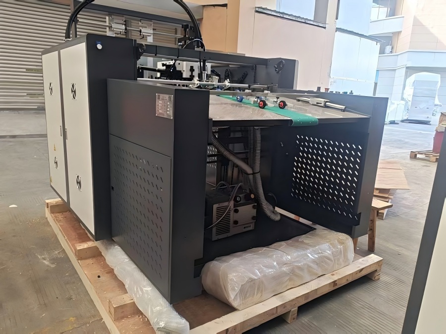 Ny Star YFMD-1050 automatisk højhastigheds lamineringsmaskine er ved at blive sendt til Brasilien!