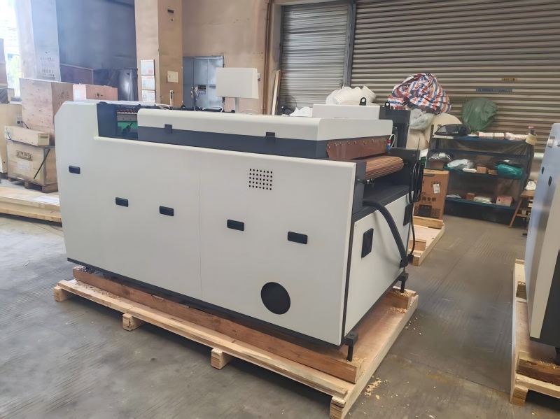 Ny Star SGUV-760A automatisk UV-belægningsmaskine vil snart blive afsendt.